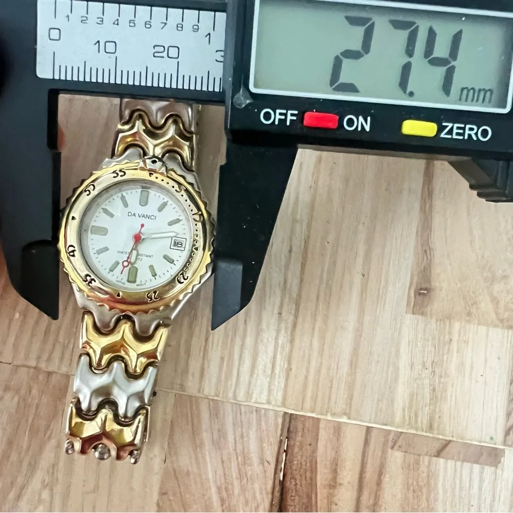 Da Vinci ladies two tone sporty dress watch NEW BATTERY